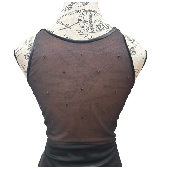 Women’s Vintage Sheath Cocktail Dress with Halter Neckline. Black. Size 4 - Picture 9 of 11